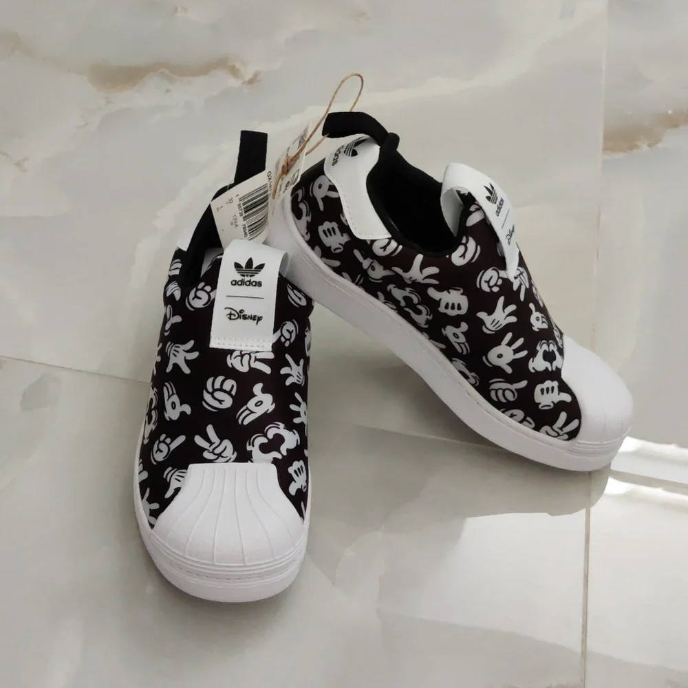 Adidas so cute Mickey mouse sneakers - Picture 5 of 6